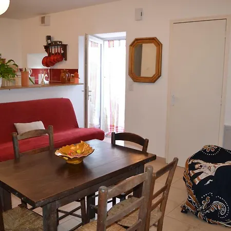 Le Nid De Verdure Apartment Saint-Sulpice-la-Pointe